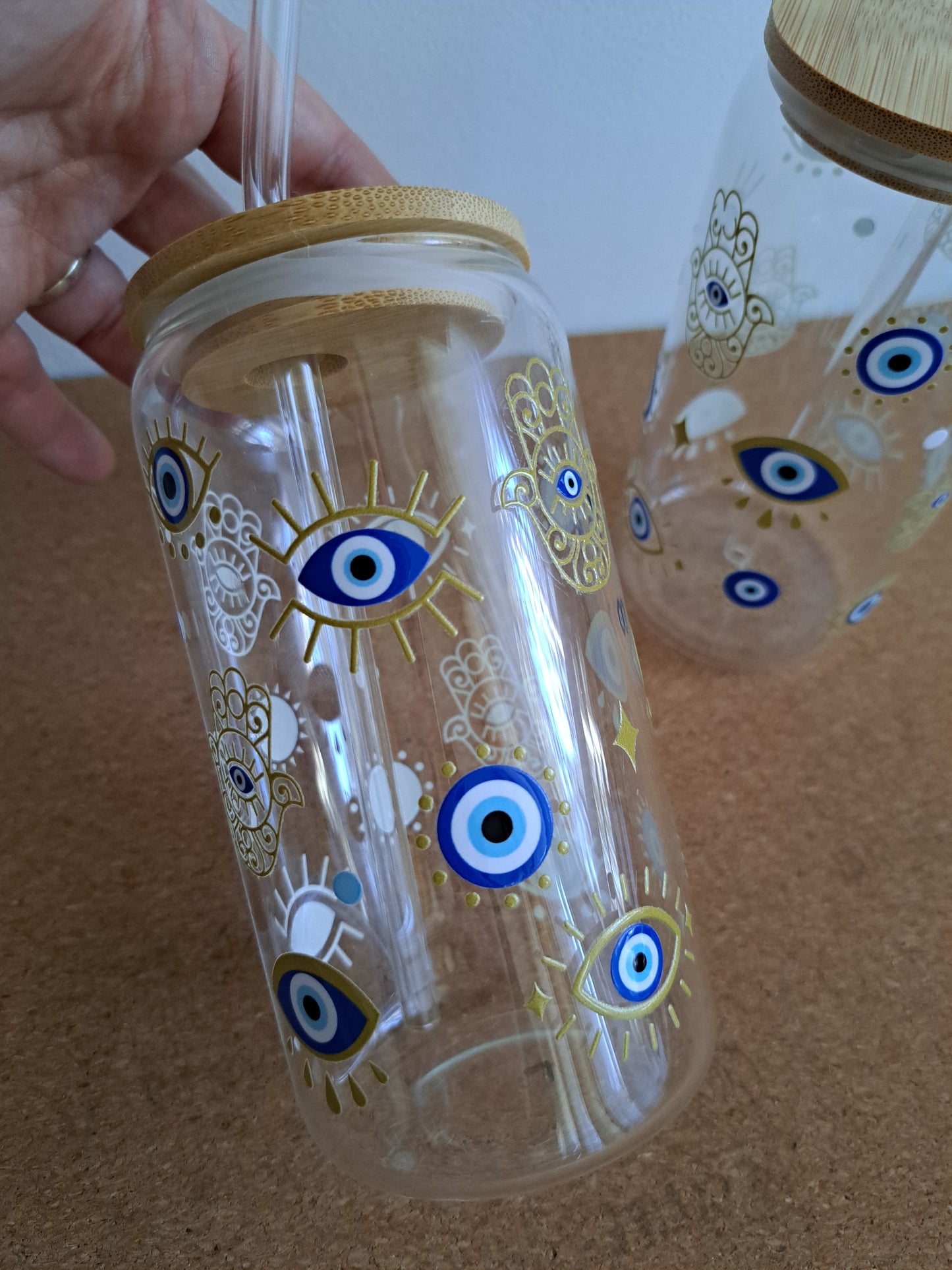 Gobelet en verre motif oeil bleu