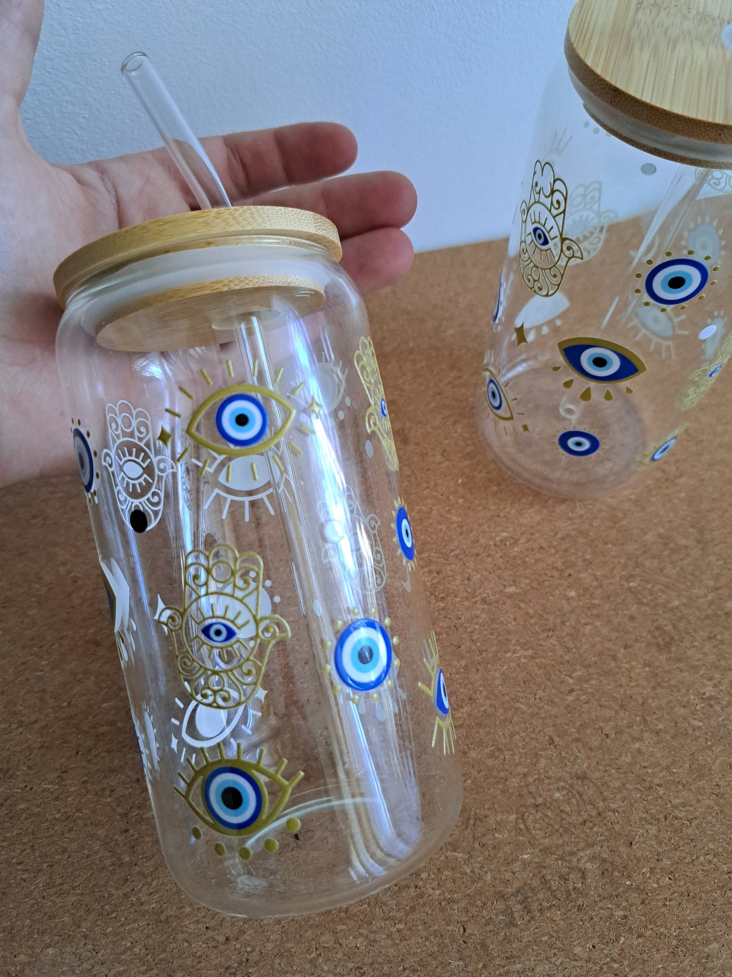 Gobelet en verre motif oeil bleu