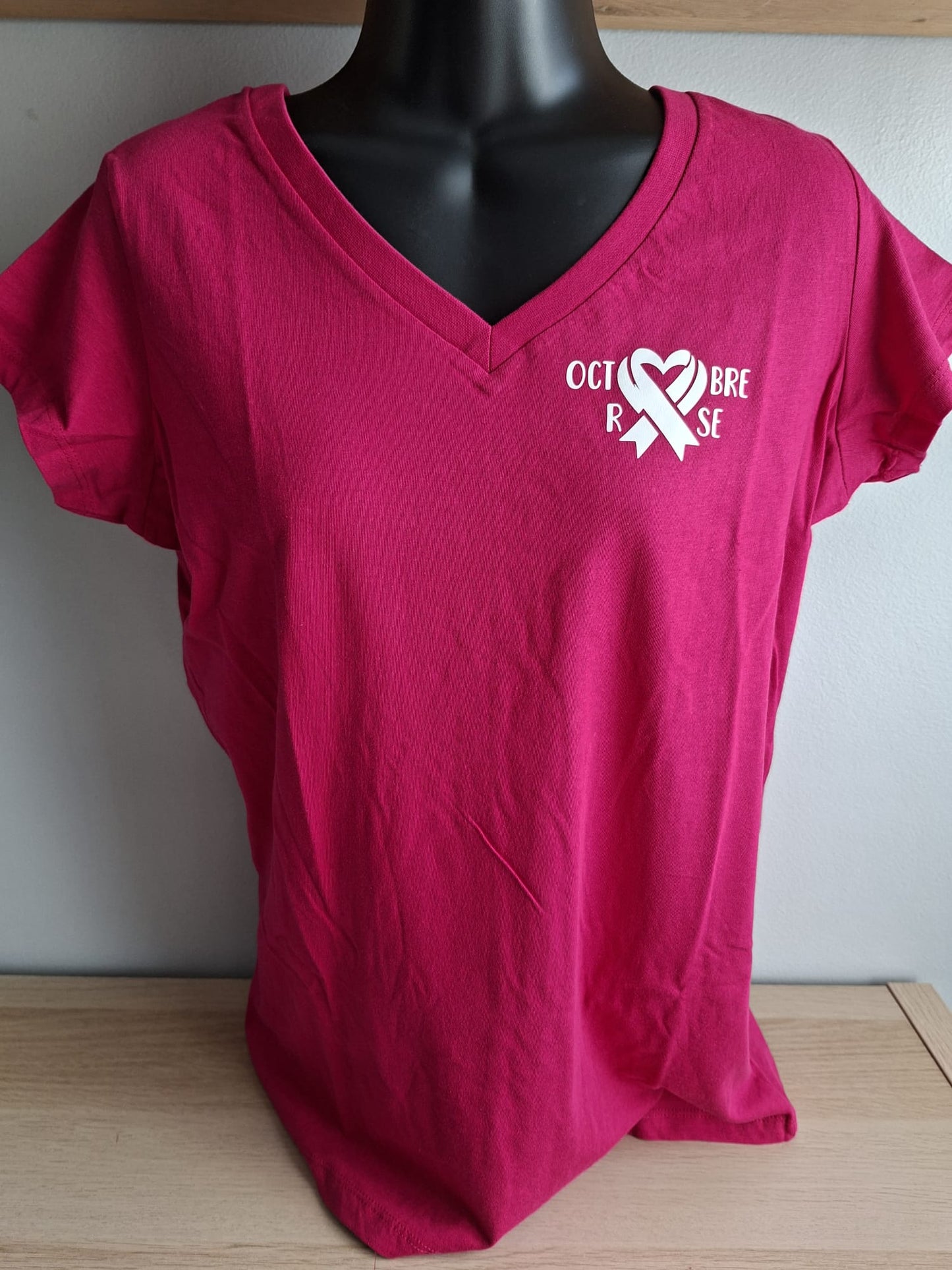 Tee-shirt col V Octobre Rose