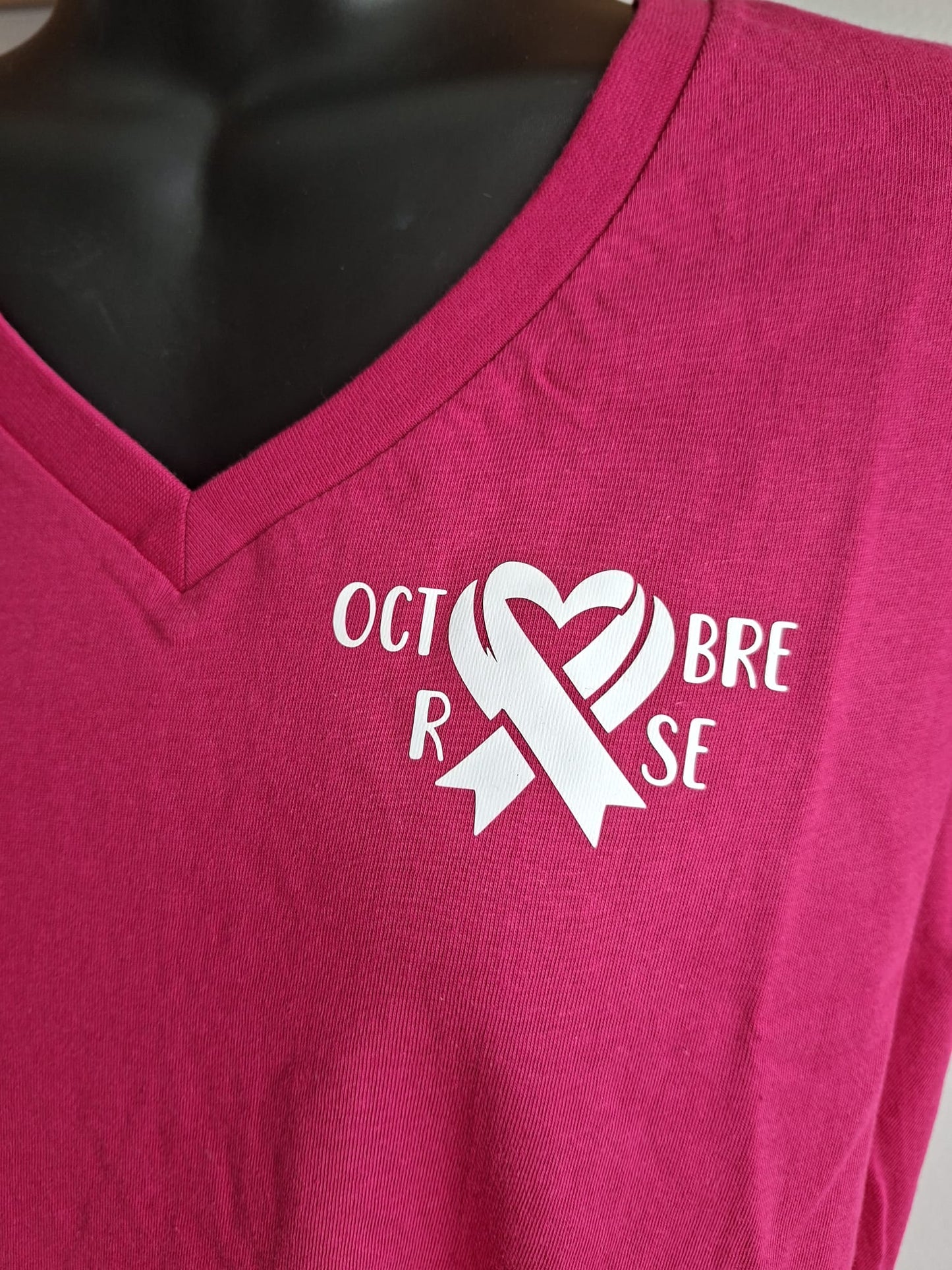 Tee-shirt col V Octobre Rose