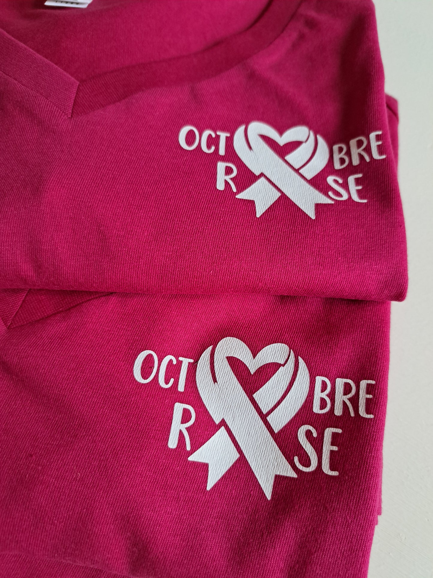 Tee-shirt col V Octobre Rose