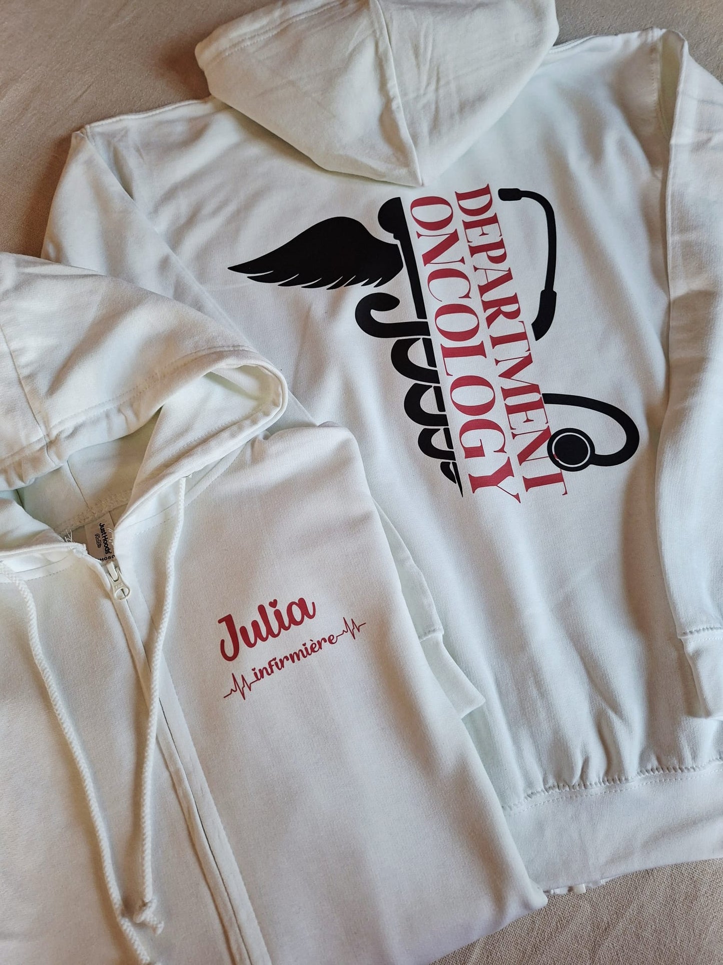 Sweat zippé à capuche à personnaliser