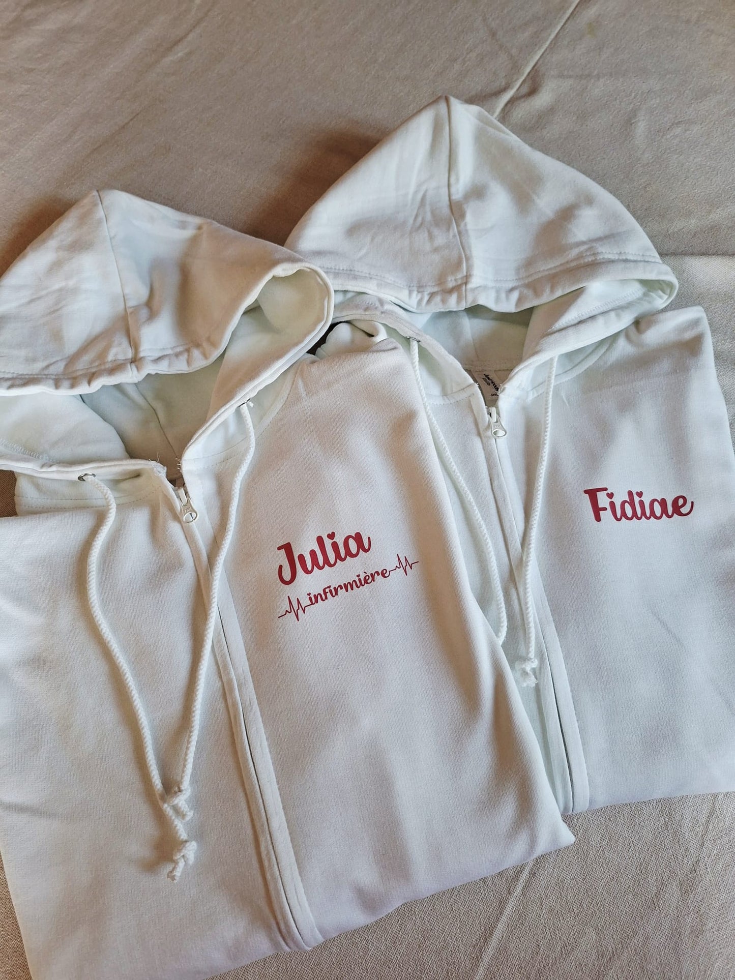 Sweat zippé à capuche à personnaliser